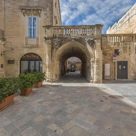 Dimora Santa Croce Λέτσε